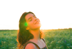 Conecte corpo, mente e alma para fios radiantes com o Ritual Capilar Holístico do Laces. Descubra bem-estar integrado e beleza natural.