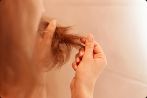 Proteja seus fios da poluição urbana com o escudo natural do Laces. Fórmulas botânicas e 100% sustentáveis que eliminam as toxinas e dão vitalidade aos fios