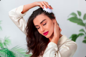 Slow Beauty Capilar, Filosofia Laces, Cuidado consciente fios, Rituais de beleza cabelo, Cosméticos orgânicos certificados, Sustentabilidade salão beleza, Queda de cabelo tratamento, Hair spa Brasil, Beleza regenerativa Laces, Autocuidado profundo cabelo