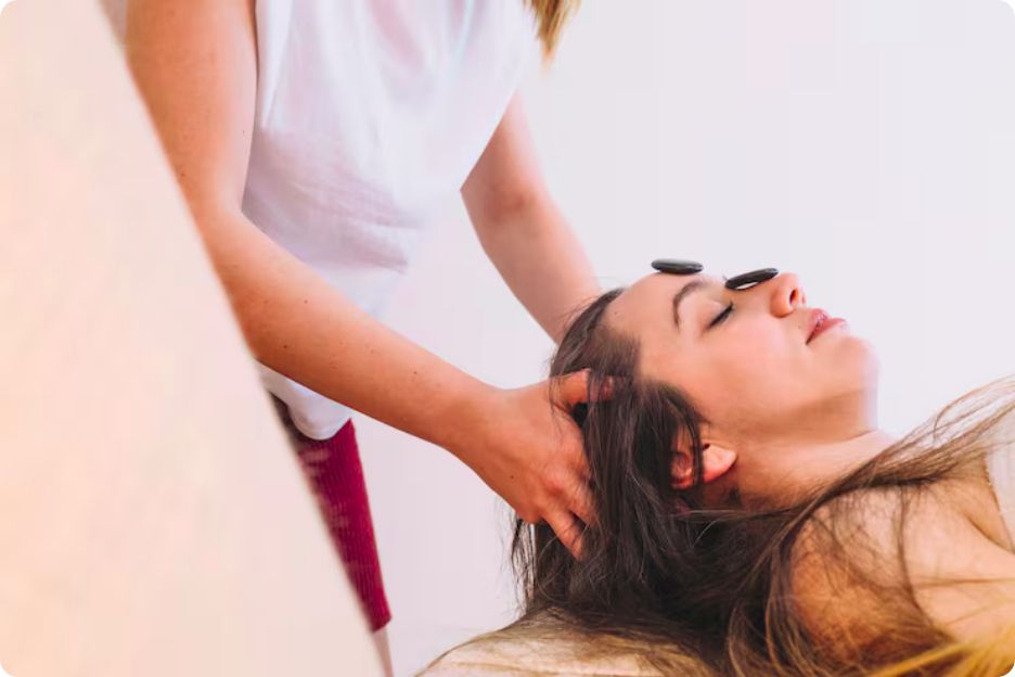 Descubra o Ritual Capilar Holístico Laces: uma jornada para o equilíbrio completo dos seus cabelos, unindo beleza e bem-estar em uma experiência única.