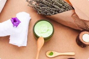 Descubra como os Ingredientes Raros e Sustentáveis do Laces and Hair elevam a beleza capilar a um novo patamar de ética e eficácia. Conheça nossos produtos naturais!