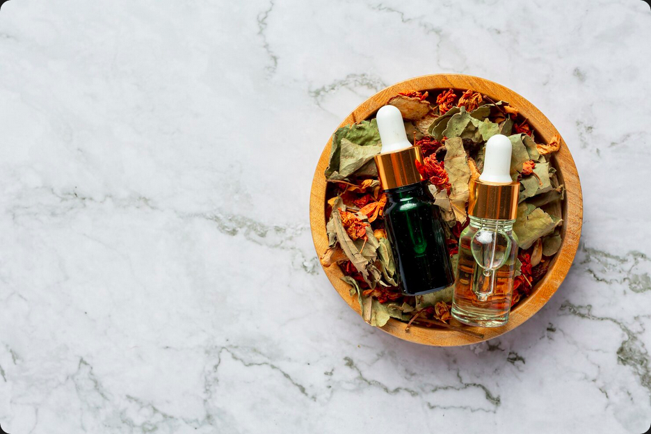Desvende como os terpenos em óleos essenciais capilares revitalizam seus fios no Laces. Conheça a ciência por trás da beleza natural.