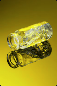 Descubra o poder dos Terpenos em Óleos Essenciais Capilares. No Laces, revelamos a química natural para revitalizar seus fios, proporcionando saúde e brilho.